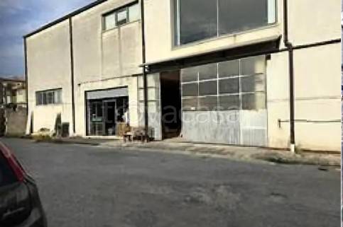locale commerciale in vendita a Spezzano Albanese