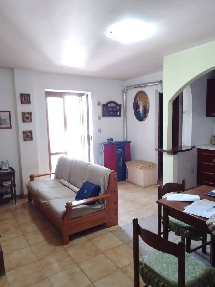 appartamento in vendita a Spezzano della Sila in zona Camigliatello Silano