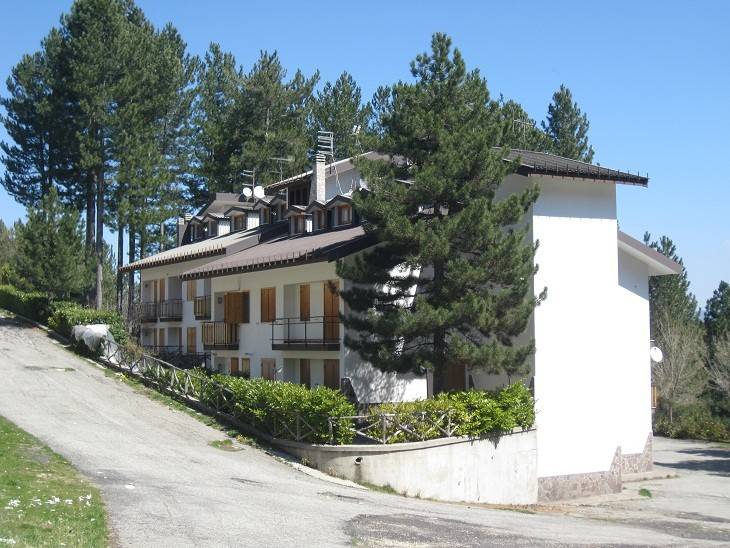 appartamento in vendita a Spezzano della Sila in zona Camigliatello Silano