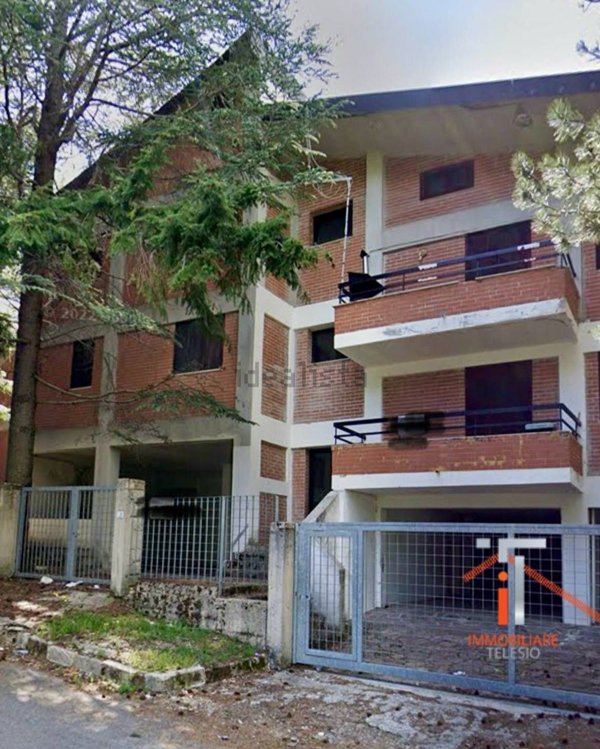 appartamento in vendita a Spezzano della Sila in zona Camigliatello Silano