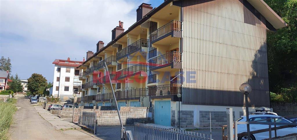 appartamento in vendita a Spezzano della Sila in zona Camigliatello Silano
