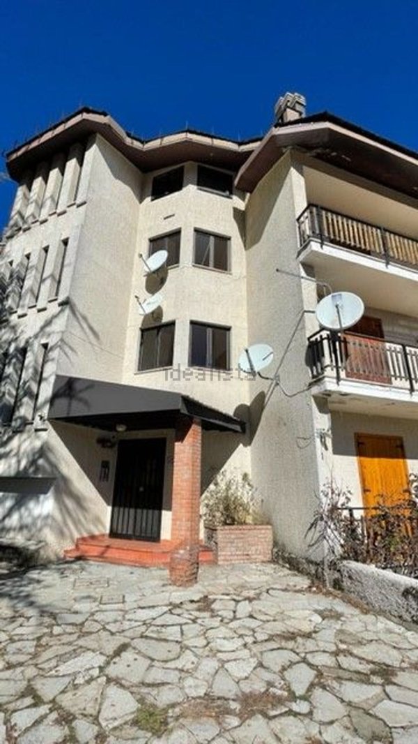 appartamento in vendita a Spezzano della Sila in zona Camigliatello Silano