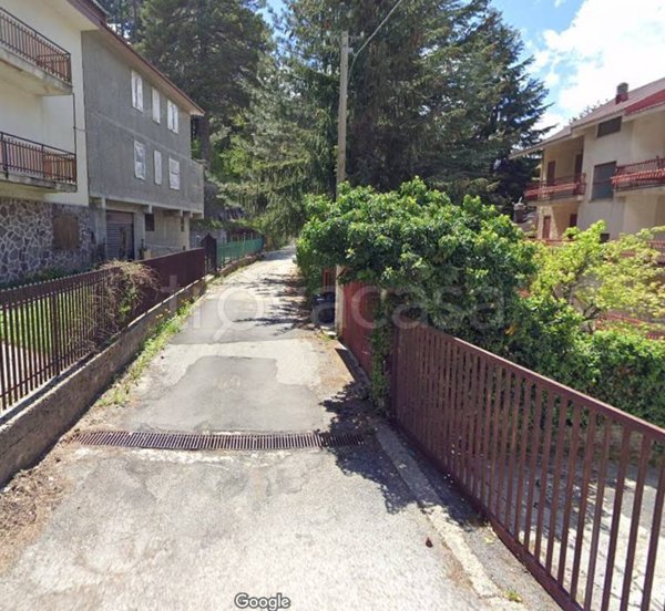 appartamento in vendita a Spezzano della Sila in zona Camigliatello Silano