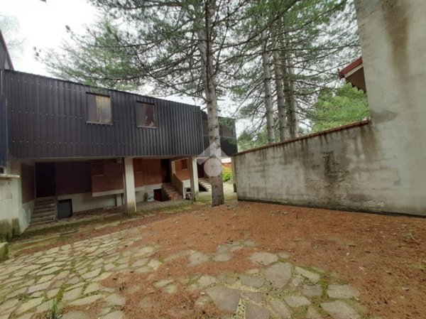 appartamento in vendita a Spezzano della Sila in zona Camigliatello Silano