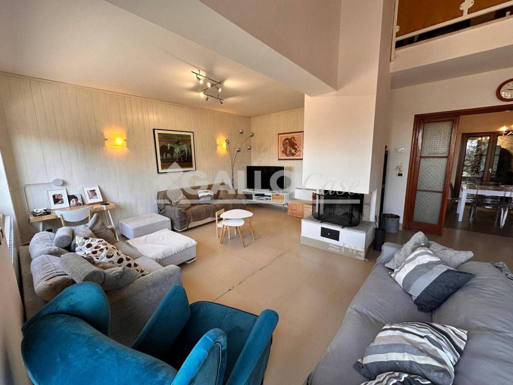 casa indipendente in vendita a Spezzano della Sila in zona Camigliatello Silano