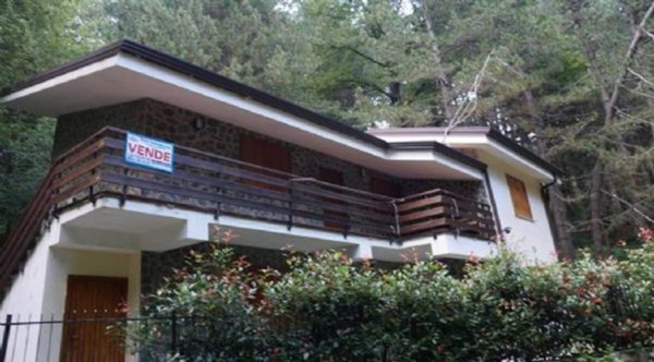 appartamento in vendita a Spezzano della Sila in zona Camigliatello Silano