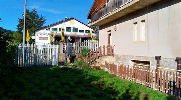 casa indipendente in vendita a Spezzano della Sila in zona Camigliatello Silano