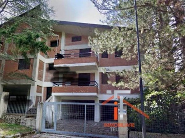 appartamento in vendita a Spezzano della Sila in zona Camigliatello Silano