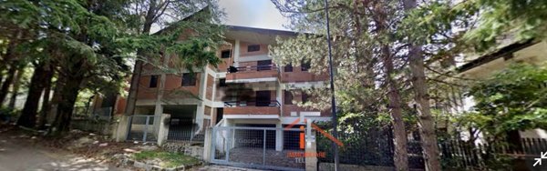 appartamento in vendita a Spezzano della Sila in zona Camigliatello Silano