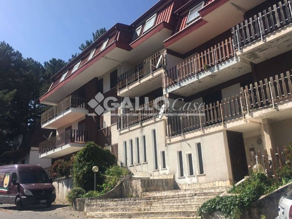 appartamento in vendita a Spezzano della Sila in zona Camigliatello Silano
