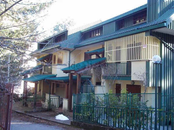 appartamento in vendita a Spezzano della Sila in zona Camigliatello Silano