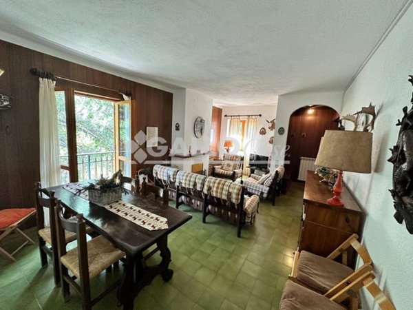 appartamento in vendita a Spezzano della Sila in zona Camigliatello Silano