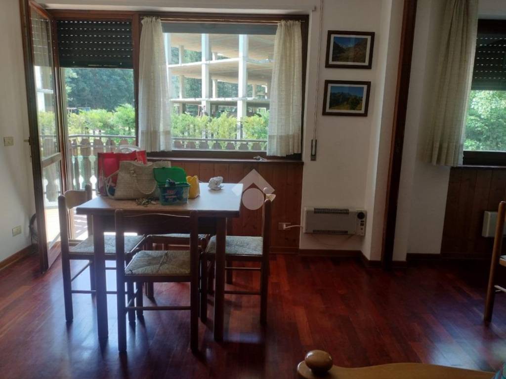 appartamento in vendita a Spezzano della Sila in zona Camigliatello Silano