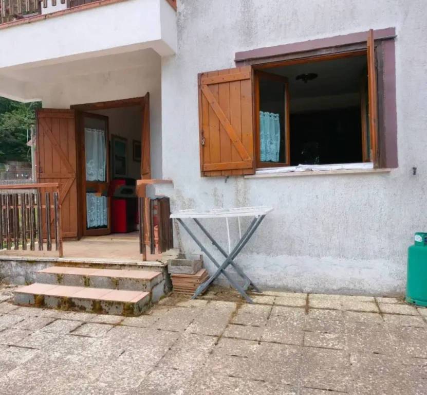 appartamento in vendita a Spezzano della Sila in zona Camigliatello Silano