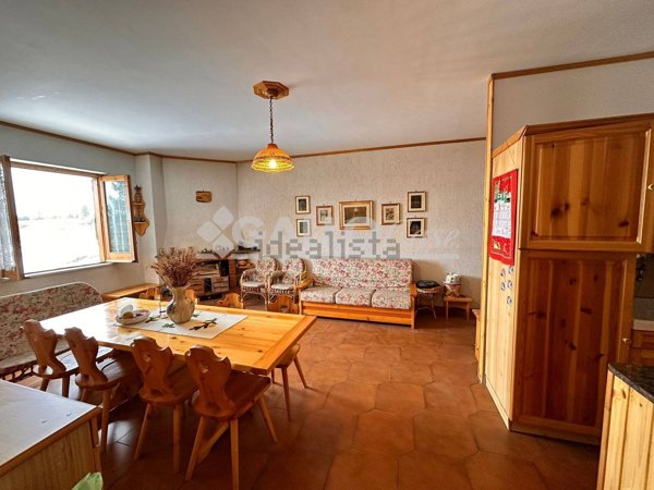 appartamento in vendita a Spezzano della Sila in zona Camigliatello Silano