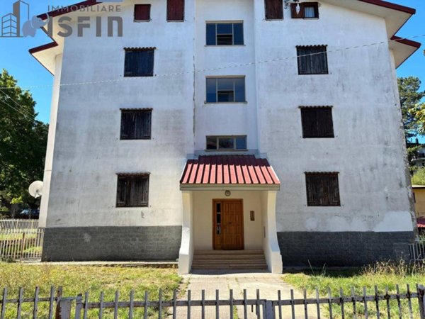 appartamento in vendita a Spezzano della Sila in zona Camigliatello Silano