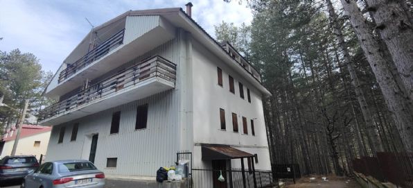 appartamento in vendita a Spezzano della Sila in zona Camigliatello Silano