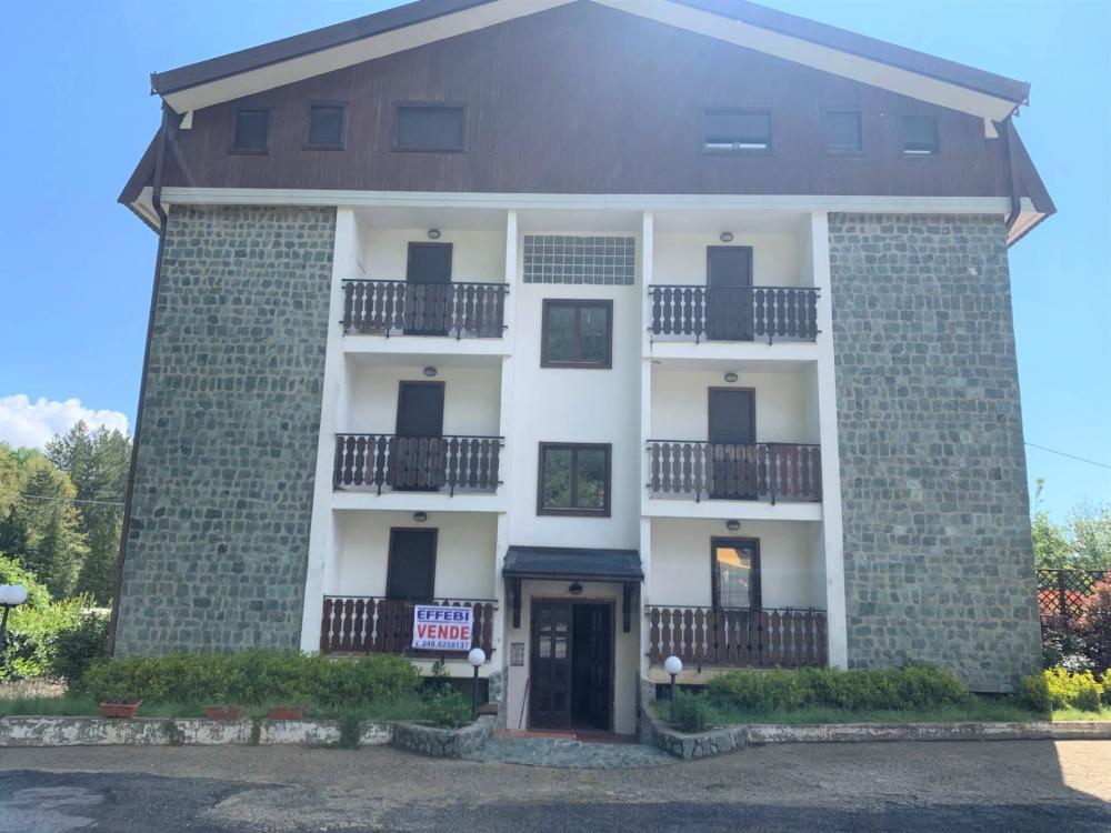 appartamento in vendita a Spezzano della Sila in zona Camigliatello Silano