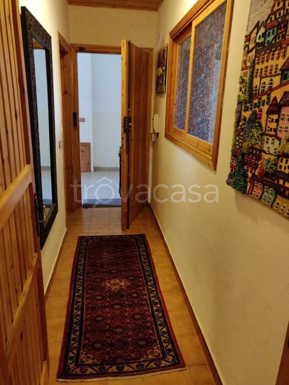 appartamento in vendita a Spezzano della Sila in zona Camigliatello Silano