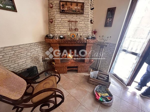 appartamento in vendita a Spezzano della Sila in zona Camigliatello Silano