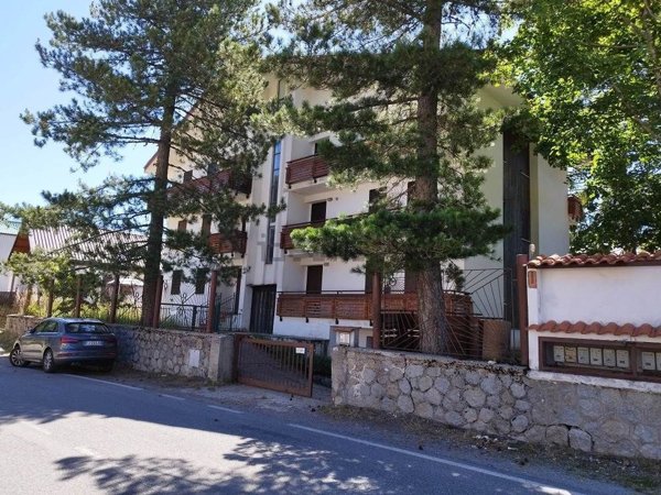 appartamento in vendita a Spezzano della Sila in zona Camigliatello Silano
