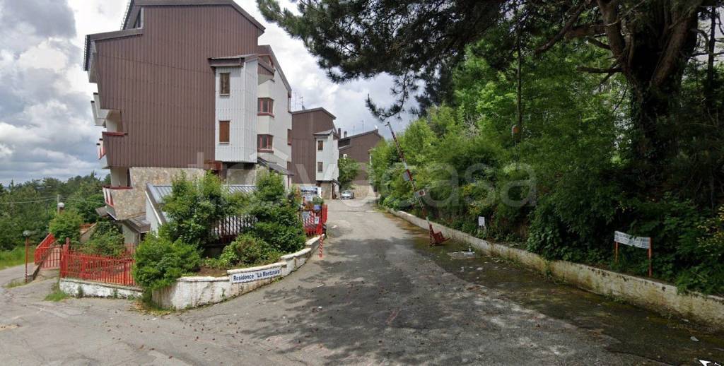 appartamento in vendita a Spezzano della Sila in zona Camigliatello Silano