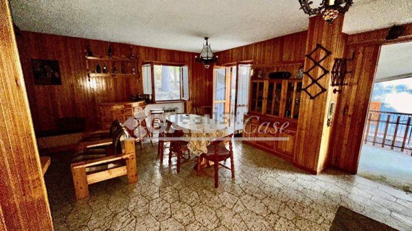 casa indipendente in vendita a Spezzano della Sila in zona Camigliatello Silano