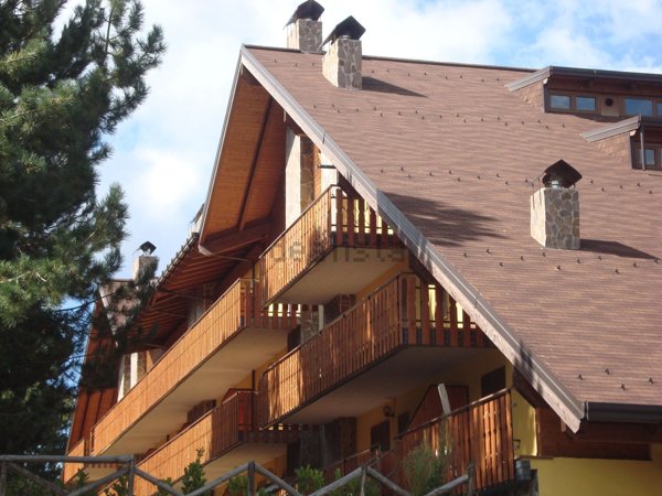 appartamento in vendita a Spezzano della Sila in zona Camigliatello Silano