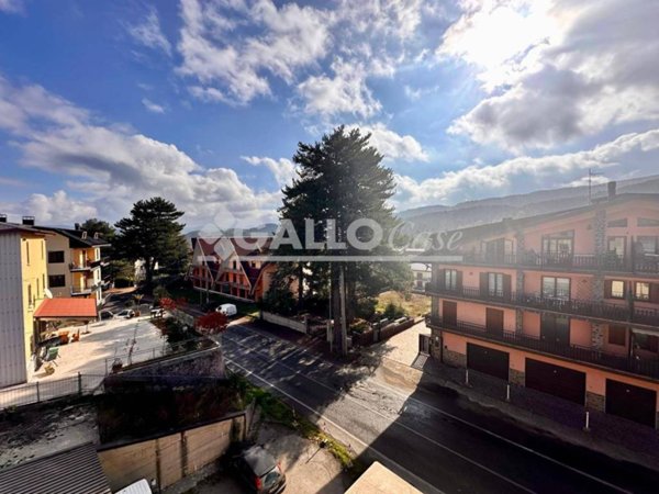 appartamento in vendita a Spezzano della Sila in zona Camigliatello Silano