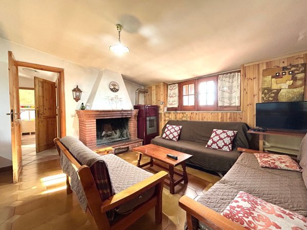 appartamento in vendita a Spezzano della Sila in zona Camigliatello Silano