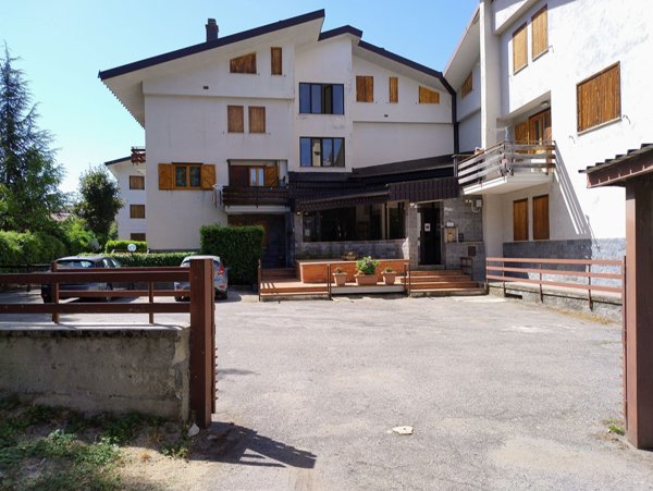 appartamento in vendita a Spezzano della Sila in zona Camigliatello Silano