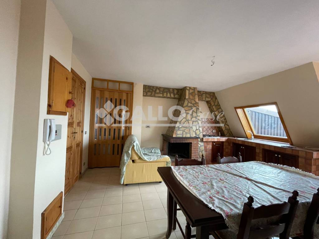 appartamento in vendita a Spezzano della Sila in zona Camigliatello Silano