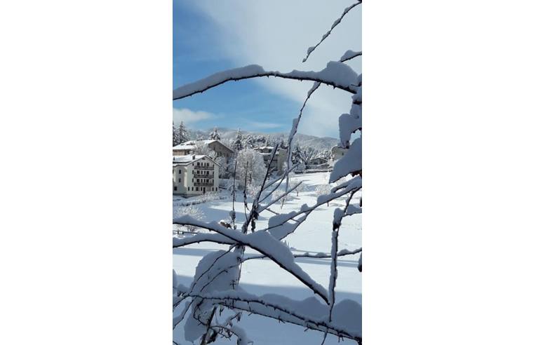 appartamento in vendita a Spezzano della Sila in zona Camigliatello Silano