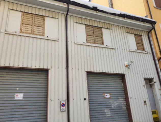 locale commerciale in vendita a Spezzano della Sila in zona Camigliatello Silano