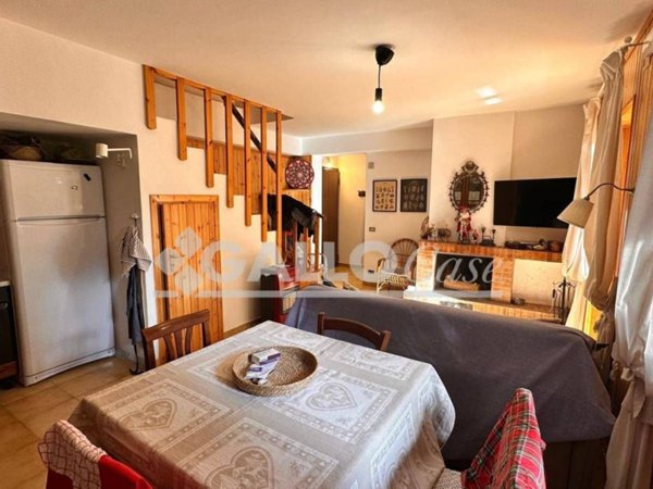 appartamento in vendita a Spezzano della Sila in zona Camigliatello Silano