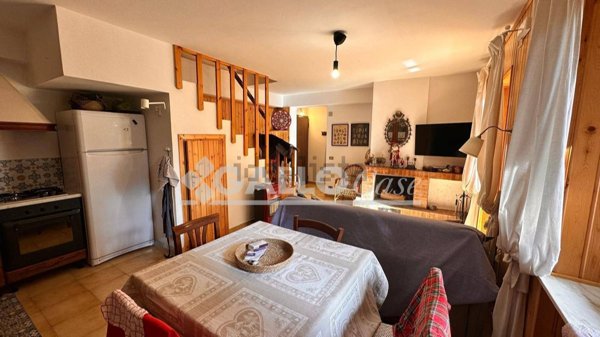 appartamento in vendita a Spezzano della Sila in zona Camigliatello Silano