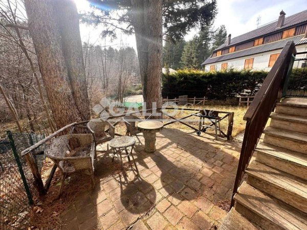 appartamento in vendita a Spezzano della Sila in zona Camigliatello Silano