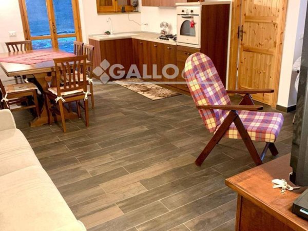 appartamento in vendita a Spezzano della Sila in zona Camigliatello Silano