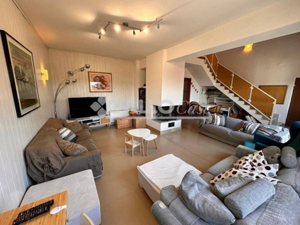 casa indipendente in vendita a Spezzano della Sila in zona Camigliatello Silano