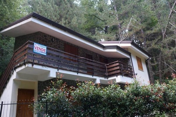 appartamento in vendita a Spezzano della Sila in zona Camigliatello Silano