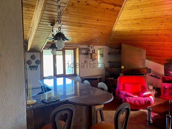 appartamento in vendita a Spezzano della Sila in zona Camigliatello Silano