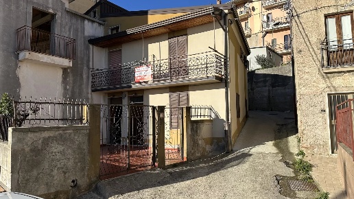 appartamento in vendita a Spezzano della Sila