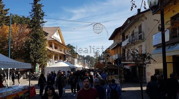 appartamento in vendita a Spezzano della Sila in zona Camigliatello Silano