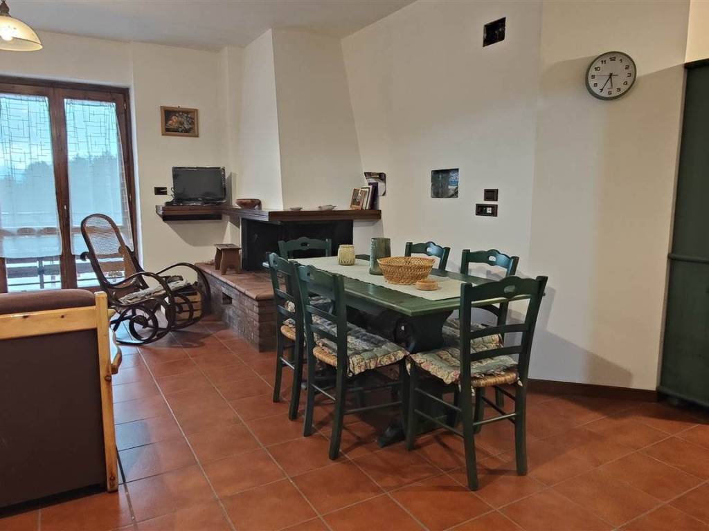 appartamento in vendita a Spezzano della Sila in zona Camigliatello Silano