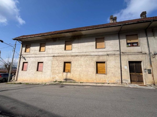 casa indipendente in vendita a Spezzano della Sila