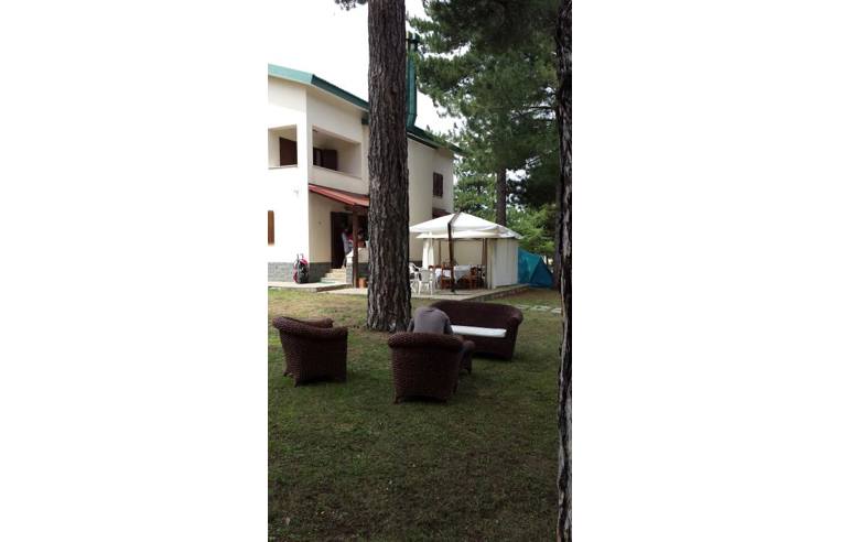 casa indipendente in vendita a Spezzano della Sila in zona Camigliatello Silano