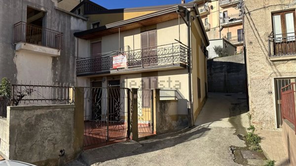 appartamento in vendita a Spezzano della Sila