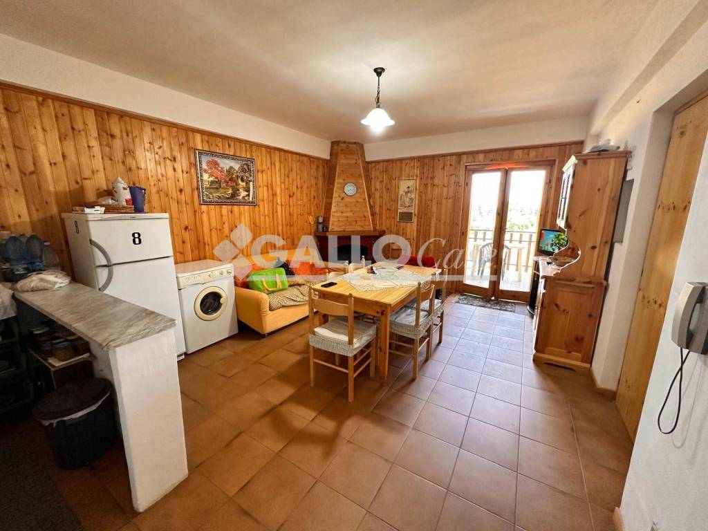 appartamento in vendita a Spezzano della Sila in zona Camigliatello Silano