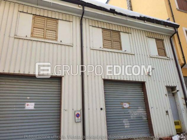 locale commerciale in vendita a Spezzano della Sila in zona Camigliatello Silano