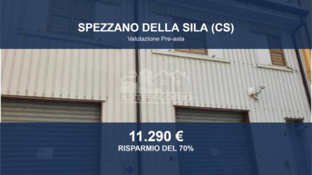 locale commerciale in vendita a Spezzano della Sila in zona Camigliatello Silano